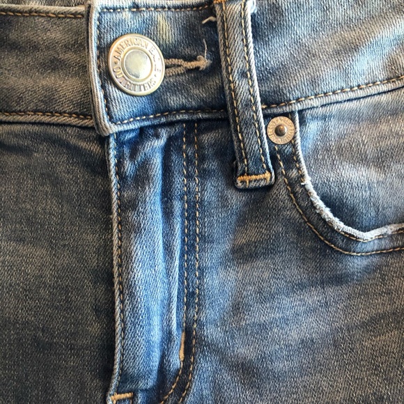 American Eagle Next Level Mid Rise Med Wash Super Stretch Denim Shorts Size 00 - Picture 5 of 7